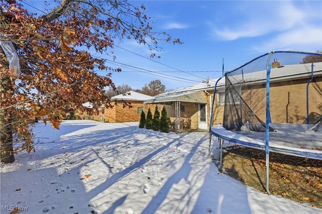 3255 Woodlawn Drive, Parma, OH 44134