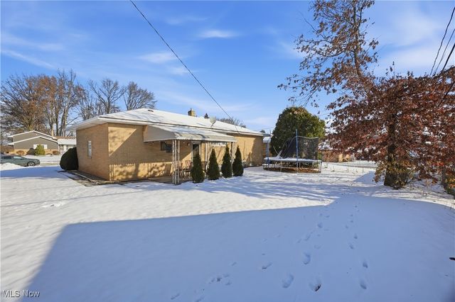 3255 Woodlawn Drive, Parma, OH 44134