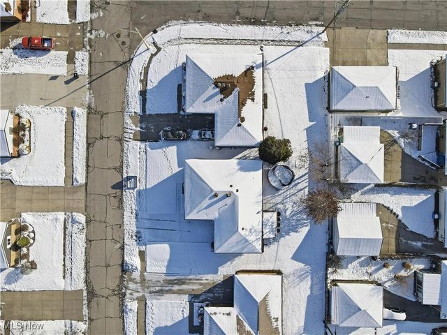 3255 Woodlawn Drive, Parma, OH 44134