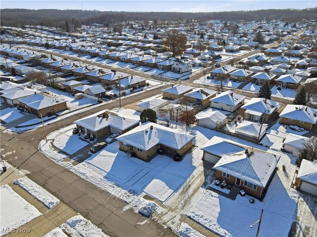 3255 Woodlawn Drive, Parma, OH 44134