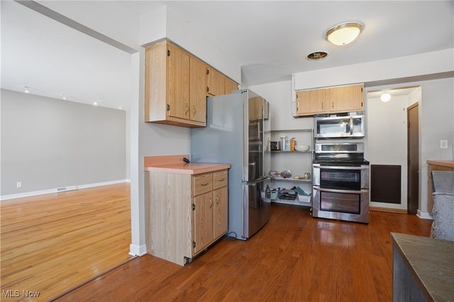 3255 Woodlawn Drive, Parma, OH 44134