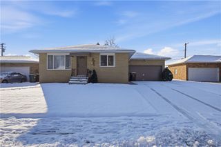 3255 Woodlawn Drive, Parma, OH 44134