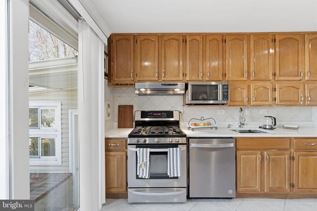 1111 KENT LN, Philadelphia, PA 19115