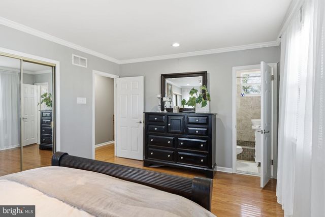 1111 KENT LN, Philadelphia, PA 19115