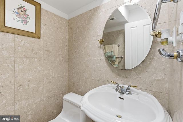 1111 KENT LN, Philadelphia, PA 19115