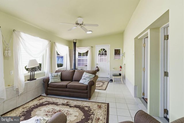 1111 KENT LN, Philadelphia, PA 19115