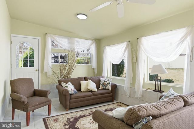 1111 KENT LN, Philadelphia, PA 19115