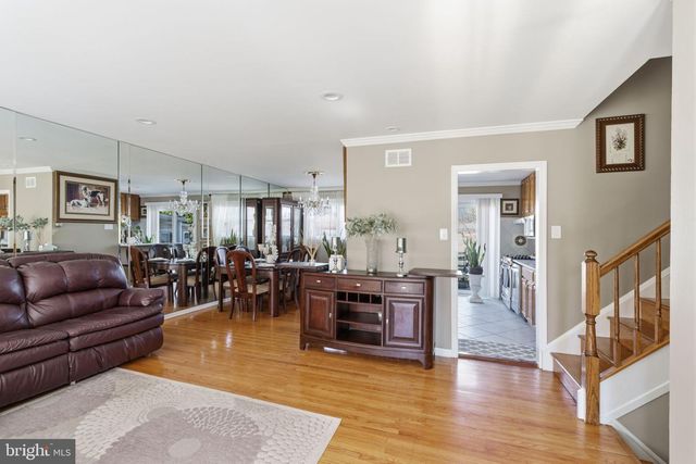 1111 KENT LN, Philadelphia, PA 19115