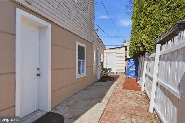 1111 KENT LN, Philadelphia, PA 19115