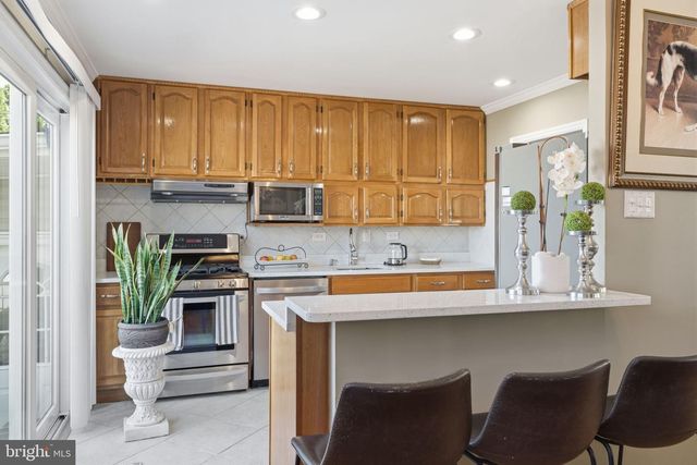 1111 KENT LN, Philadelphia, PA 19115