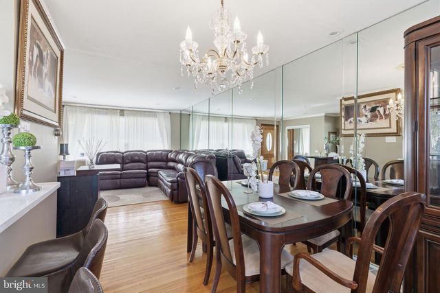 1111 KENT LN, Philadelphia, PA 19115