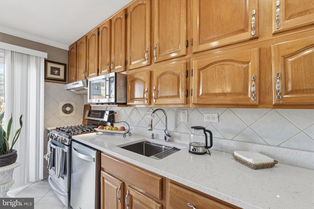 1111 KENT LN, Philadelphia, PA 19115