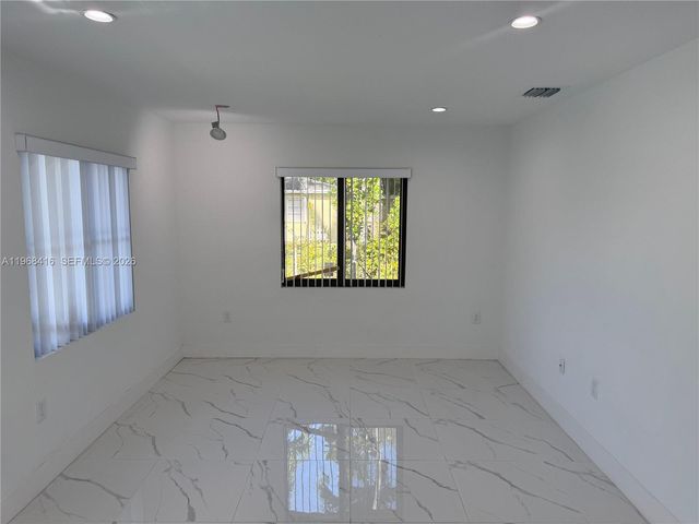 210 SW 3rd St, Florida City, FL 33034