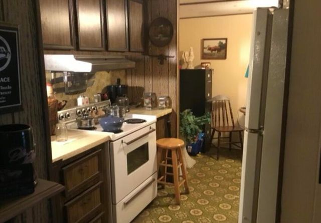 22765 County Road 203, Wheatland, MO 65779