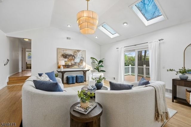 210 Florence Ave N, Westfield Town, NJ 07090