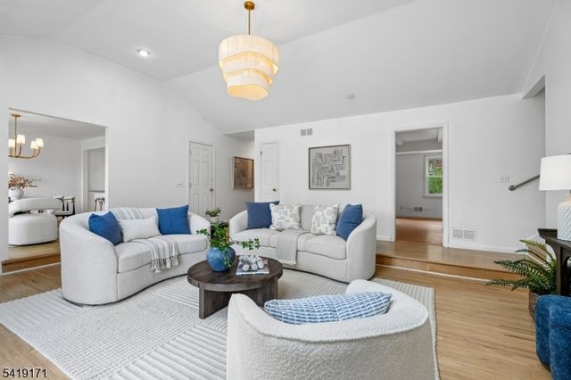 210 Florence Ave N, Westfield Town, NJ 07090