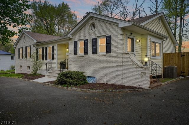 210 Florence Ave N, Westfield Town, NJ 07090