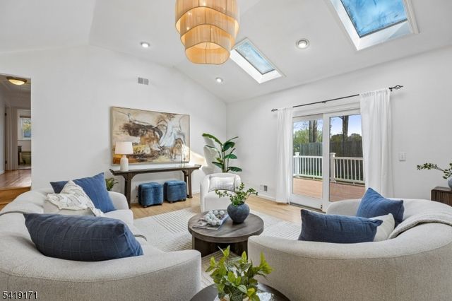 210 Florence Ave N, Westfield Town, NJ 07090