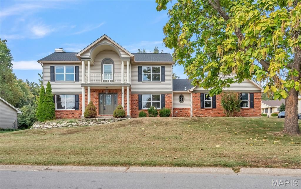 44 Normandy Drive, Lake St Louis, MO 63367