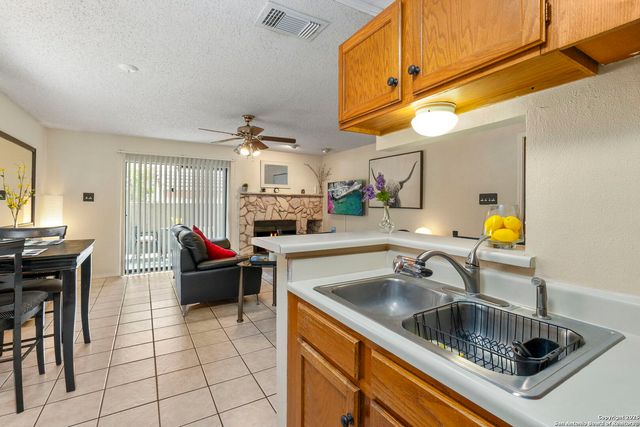 5322 Medical Dr E102, San Antonio, TX 78240