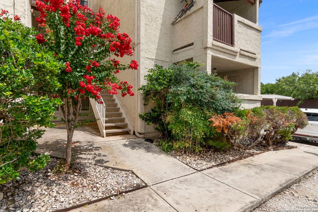 5322 Medical Dr E102, San Antonio, TX 78240