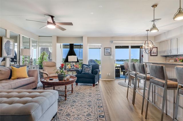 239 VENTURE BLVD S, Point Venture, TX 78645