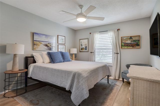 239 VENTURE BLVD S, Point Venture, TX 78645