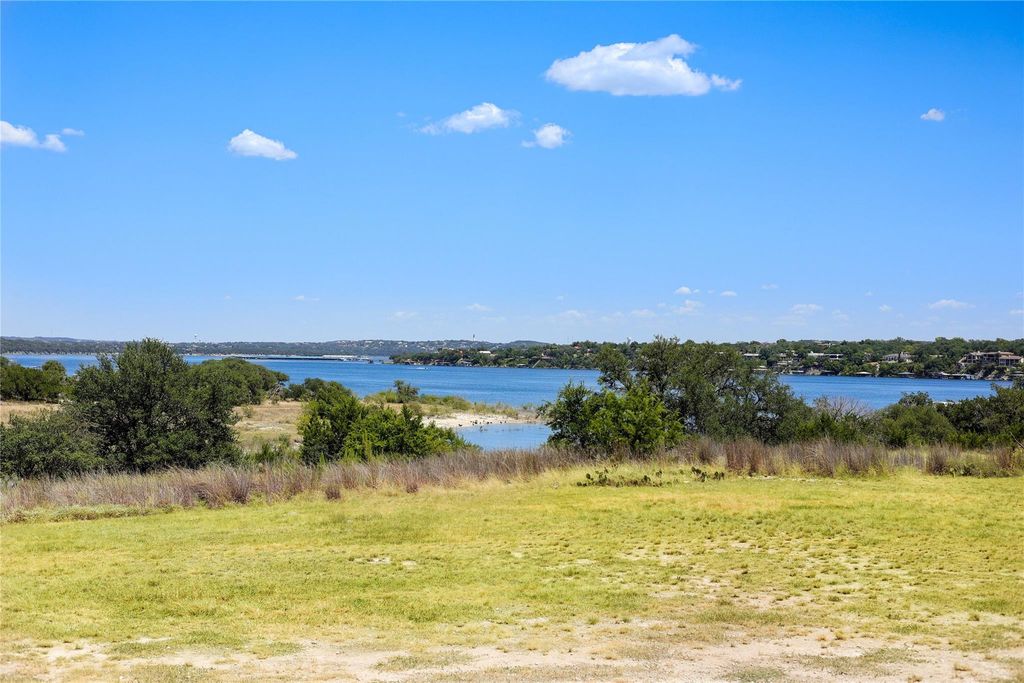 239 VENTURE BLVD S, Point Venture, TX 78645