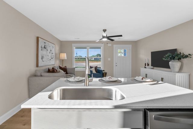 225 Primrose Way, Oak Grove, KY 42262