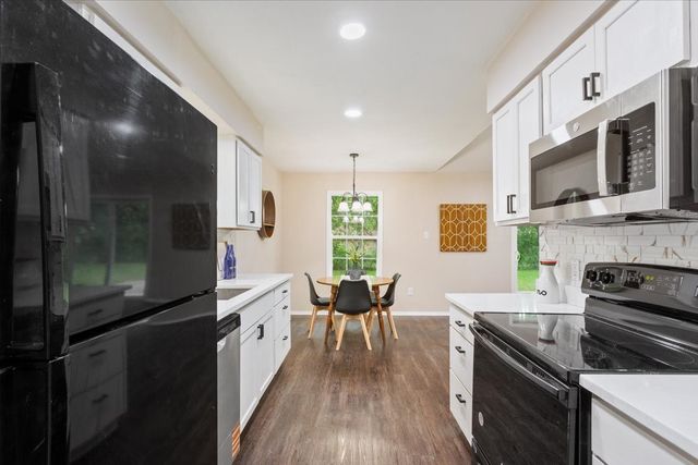 329 Applewood Lane, Hewitt, TX 76643