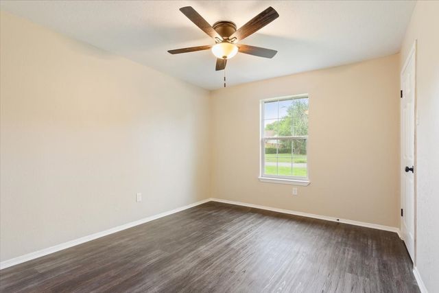 329 Applewood Lane, Hewitt, TX 76643