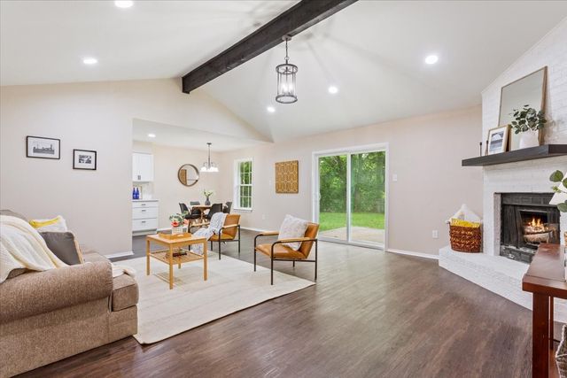 329 Applewood Lane, Hewitt, TX 76643