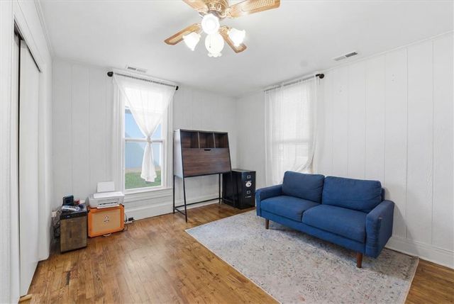 304 E Forest Street, Harrisonville, MO 64701
