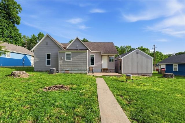 304 E Forest Street, Harrisonville, MO 64701