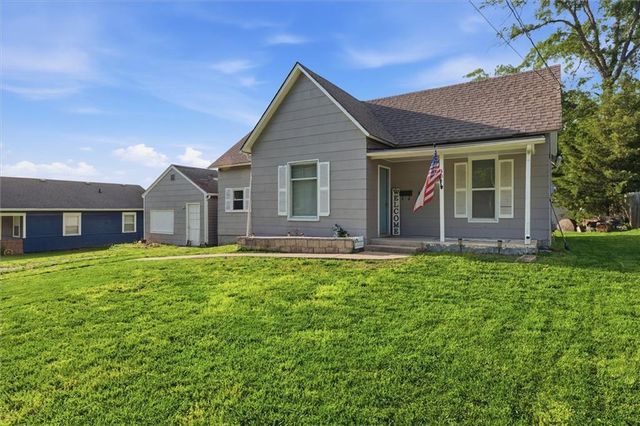 304 E Forest Street, Harrisonville, MO 64701