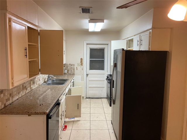 8730 Cowart Street, Houston, TX 77029