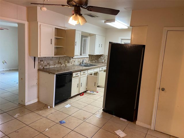 8730 Cowart Street, Houston, TX 77029