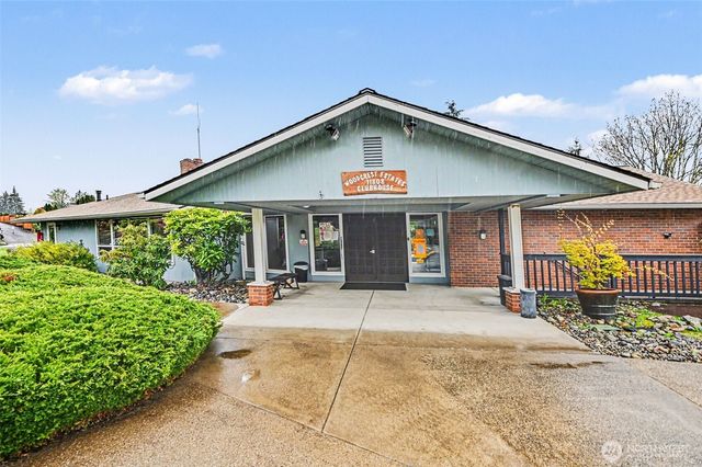 17308 Woodcrest Drive NE, Bothell, WA 98011