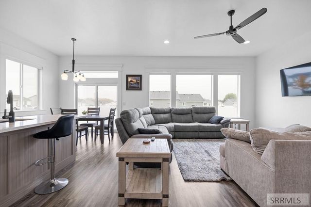 4322 N Hemingway Avenue, Idaho Falls, ID 83401