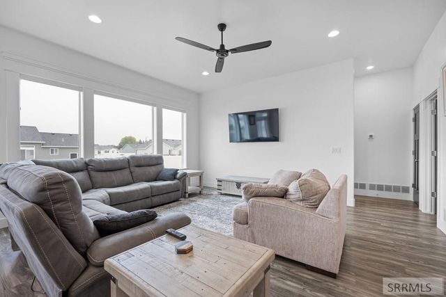 4322 N Hemingway Avenue, Idaho Falls, ID 83401