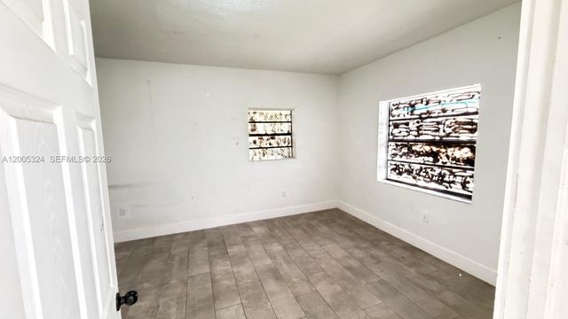 301 NW 37th St, Miami, FL 33127