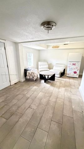 301 NW 37th St, Miami, FL 33127