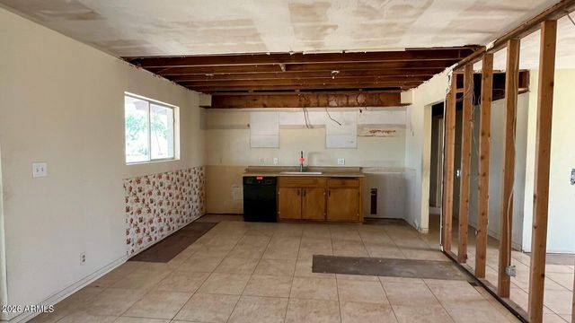 1842 W 6TH Street, Mesa, AZ 85201