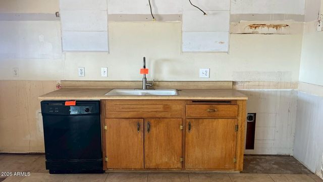 1842 W 6TH Street, Mesa, AZ 85201