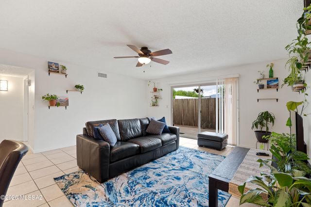 782 S Pantano Road, Tucson, AZ 85710