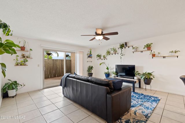 782 S Pantano Road, Tucson, AZ 85710