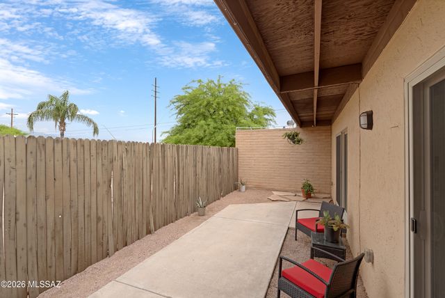 782 S Pantano Road, Tucson, AZ 85710