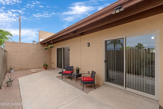 782 S Pantano Road, Tucson, AZ 85710