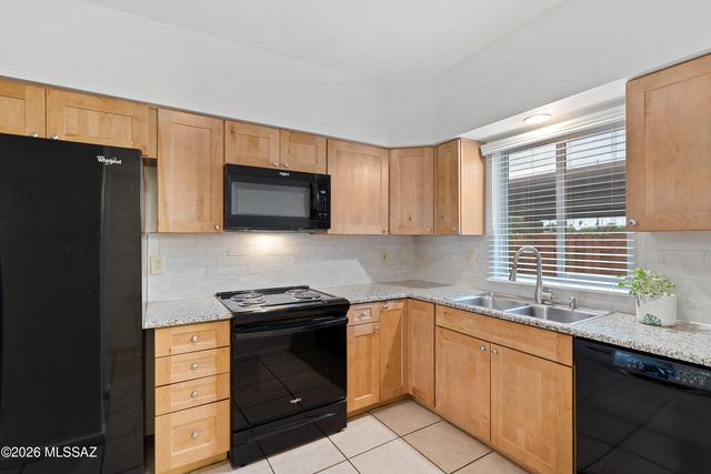 782 S Pantano Road, Tucson, AZ 85710