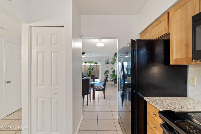 782 S Pantano Road, Tucson, AZ 85710